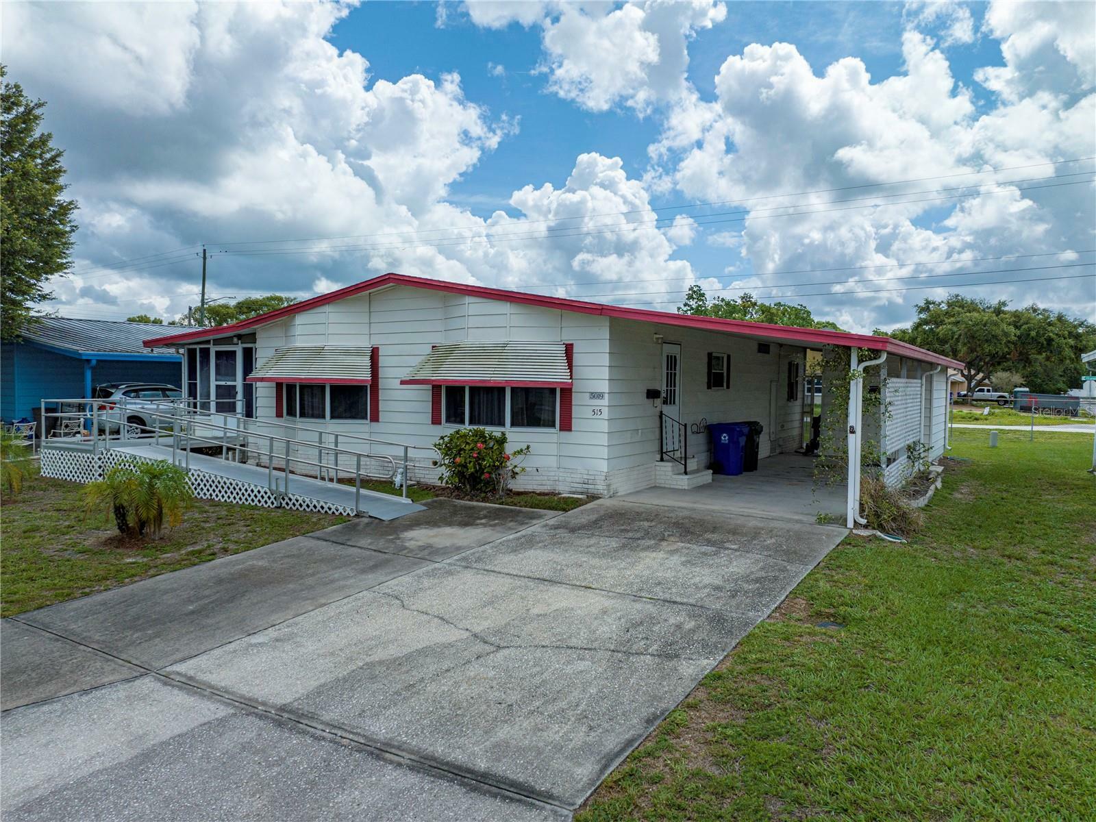 Property Photo: 5019 Fox Cliff Drive FL 33810