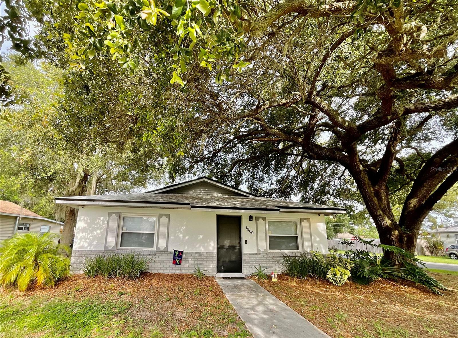 Property Photo:  1500 New York Avenue  FL 34769 