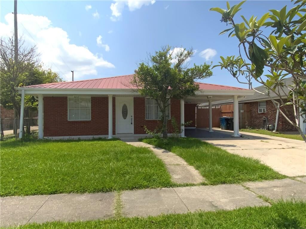 Property Photo: 2400 Creely Drive LA 70043