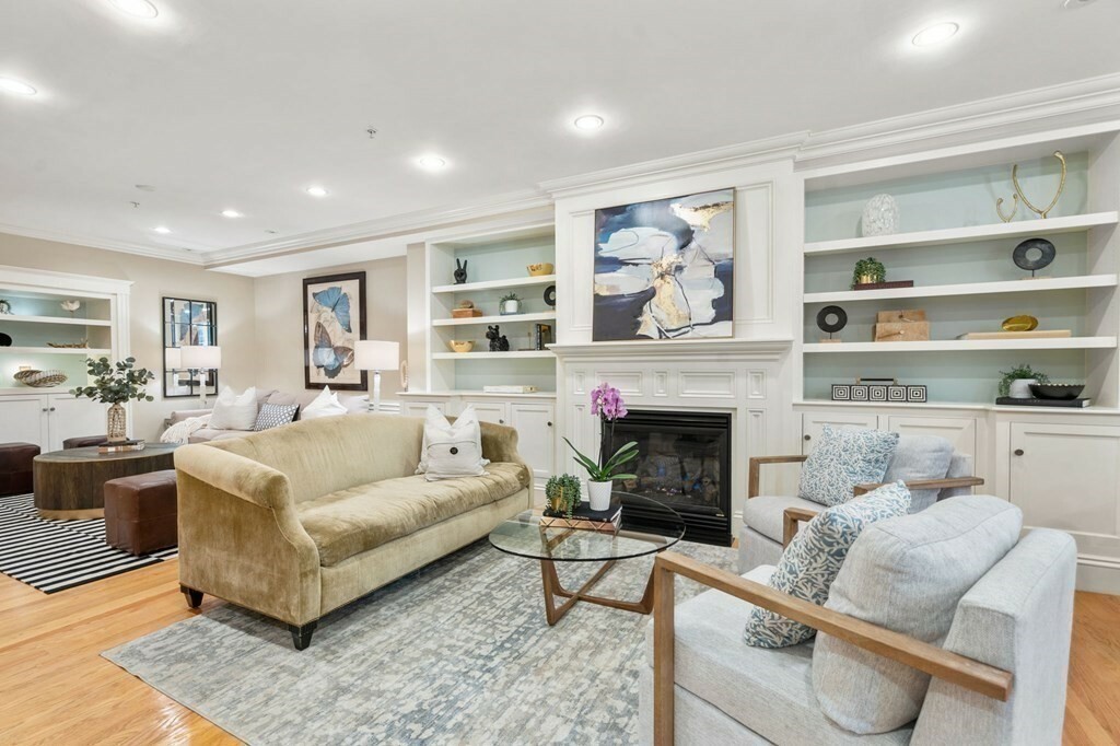Property Photo: 9 Worcester Square 1 MA 02118