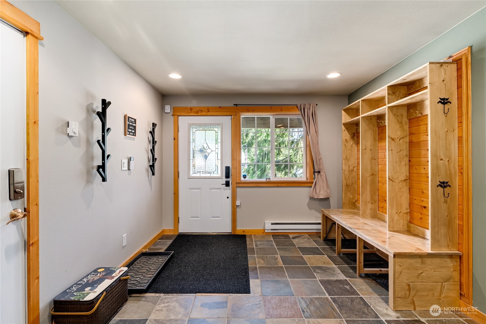 Property Photo: 21 Kitzbuhel Place WA 98068