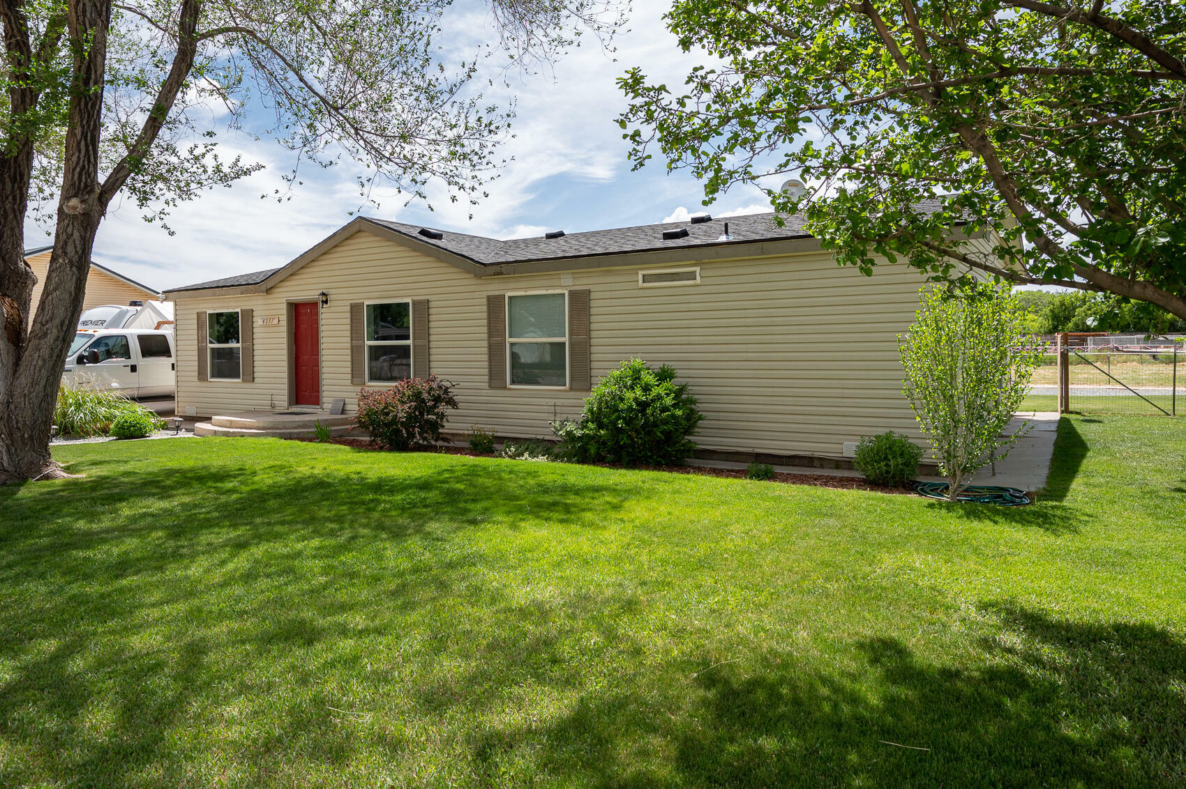4277 N Quarterhorse Dr  Enoch UT 84721 photo