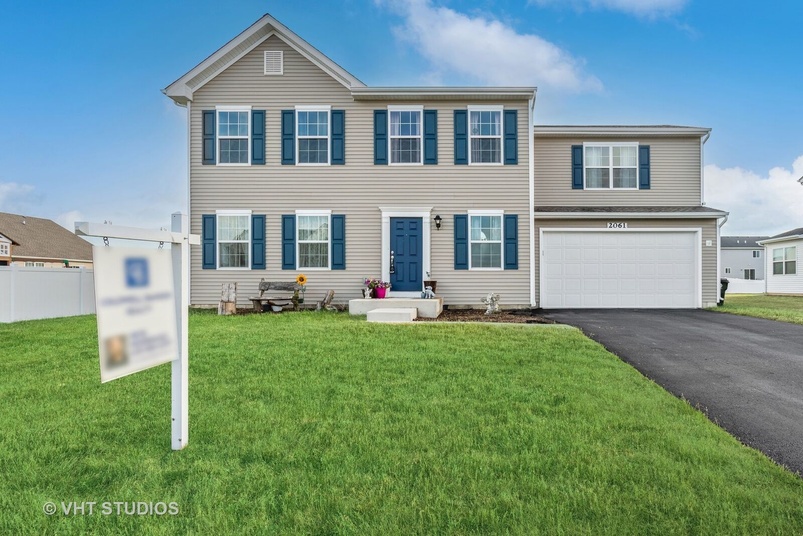Property Photo: 2061 Whitekirk Lane IL 60560