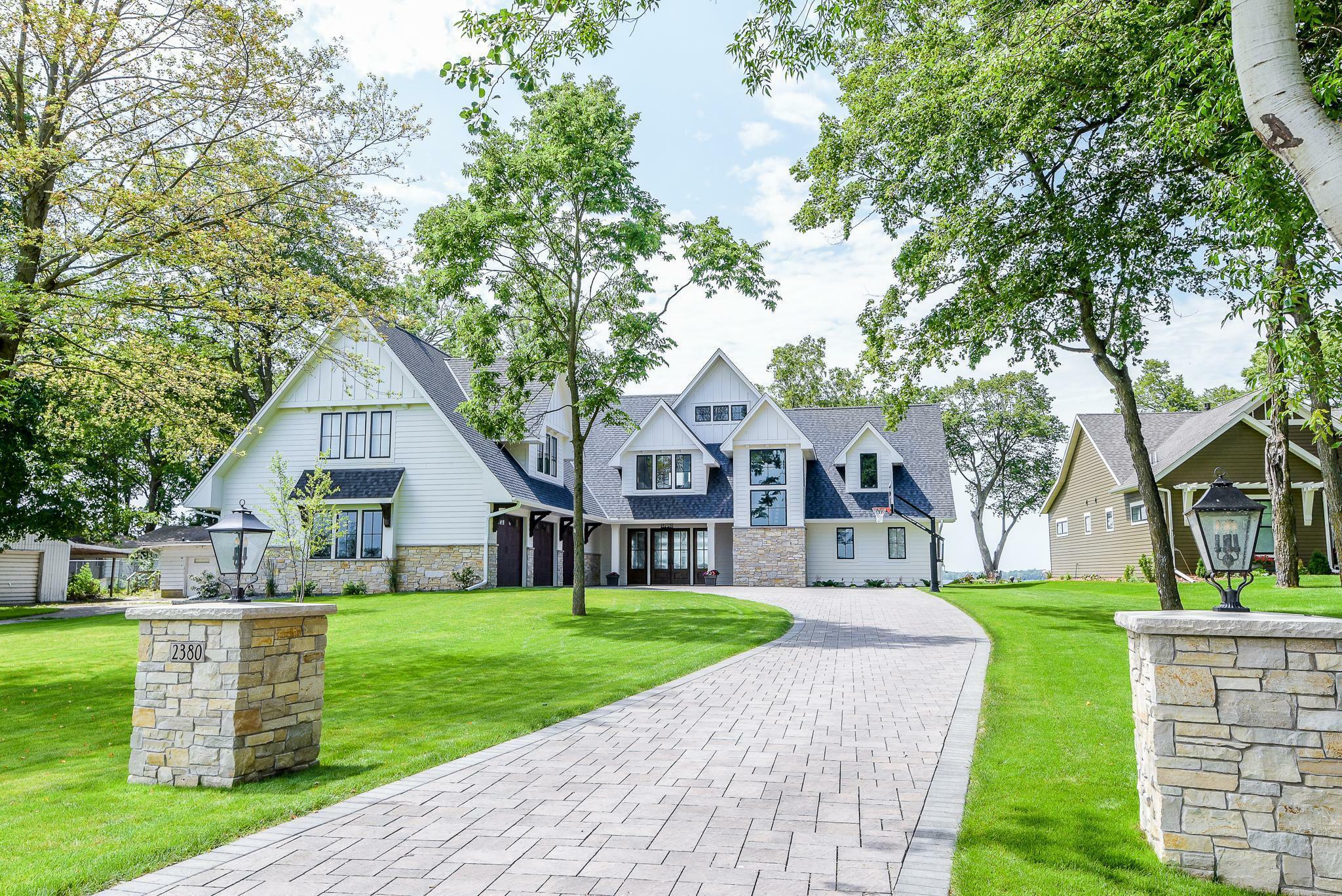 9881 Deerbrook Drive  Chanhassen MN 55317 photo