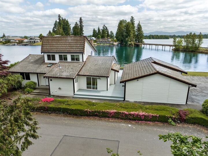 House for sale in Lake Tapps 4439 184th Avenue E, Lake Tapps, WA 98391