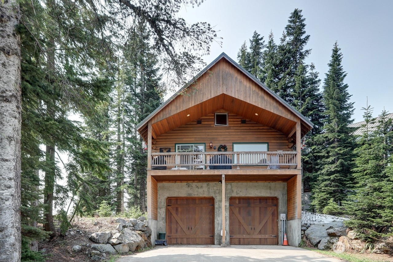 Property Photo:  2 Summit Way  WA 98068 