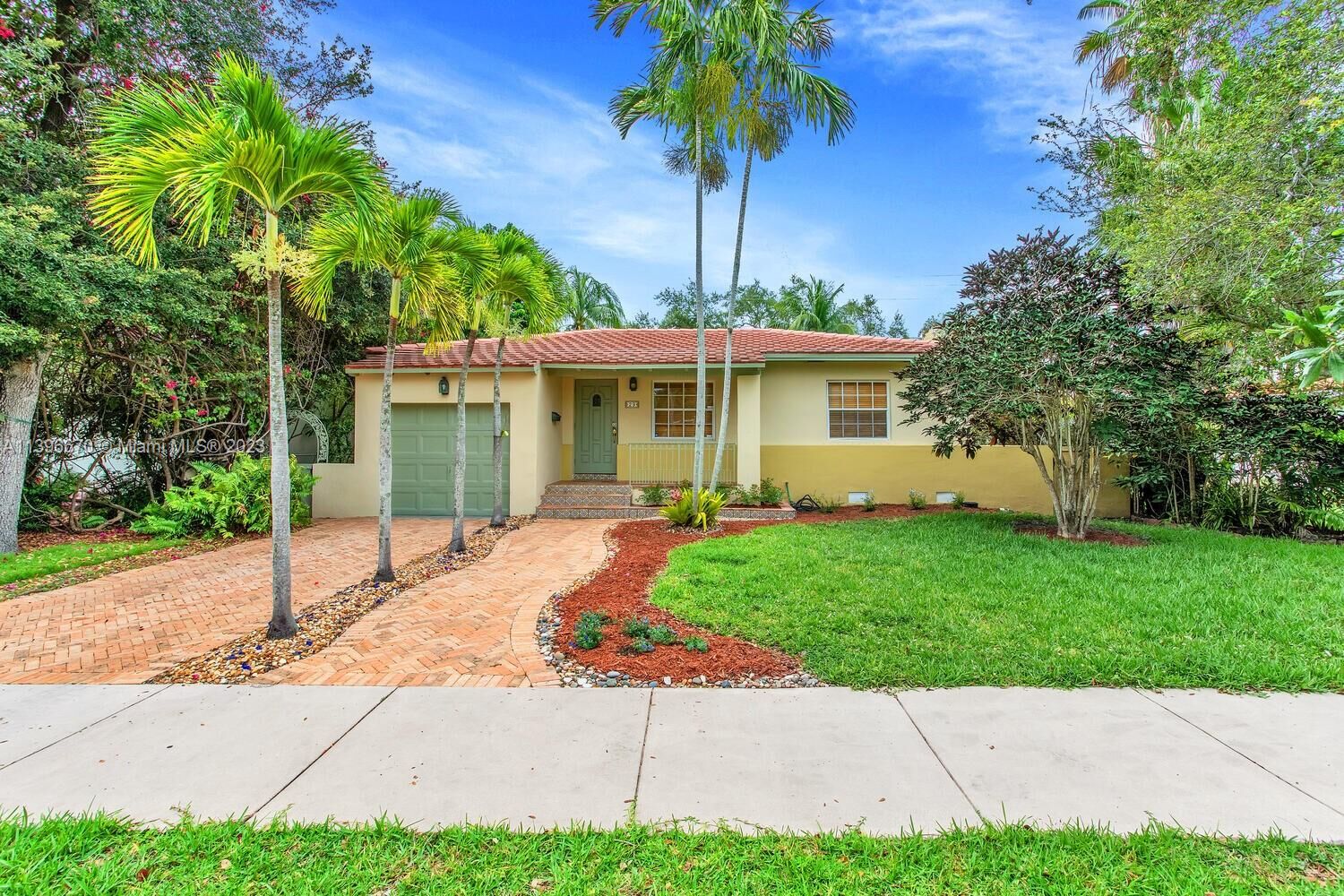 Property Photo:  29 Malaga Ave  FL 33134 