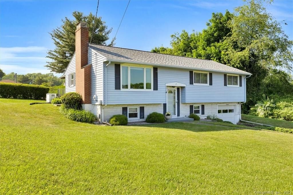 Property Photo:  17 Dwight Road  CT 06455 