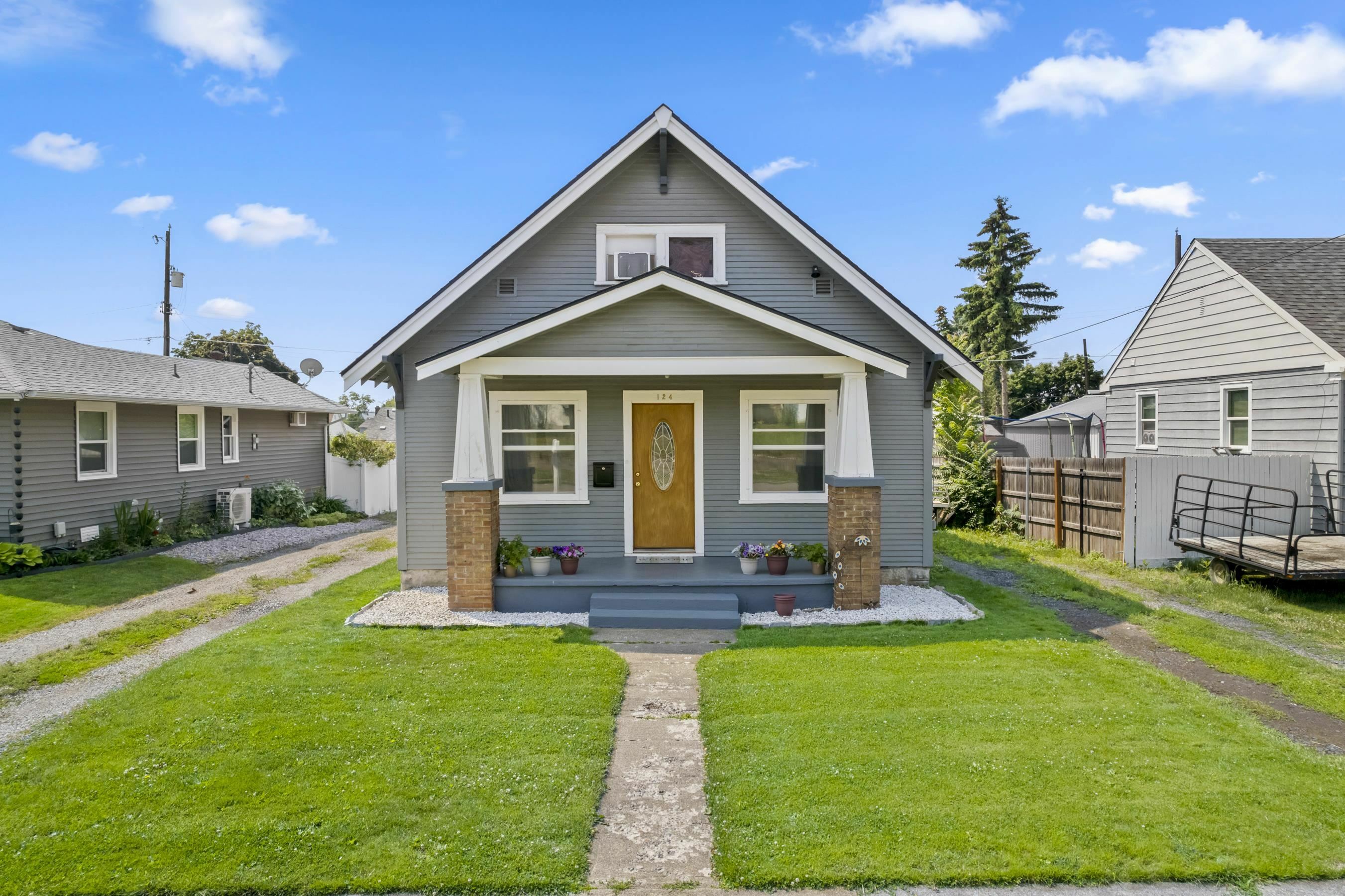 Property Photo:  124 E Courtland Ave  WA 99207 