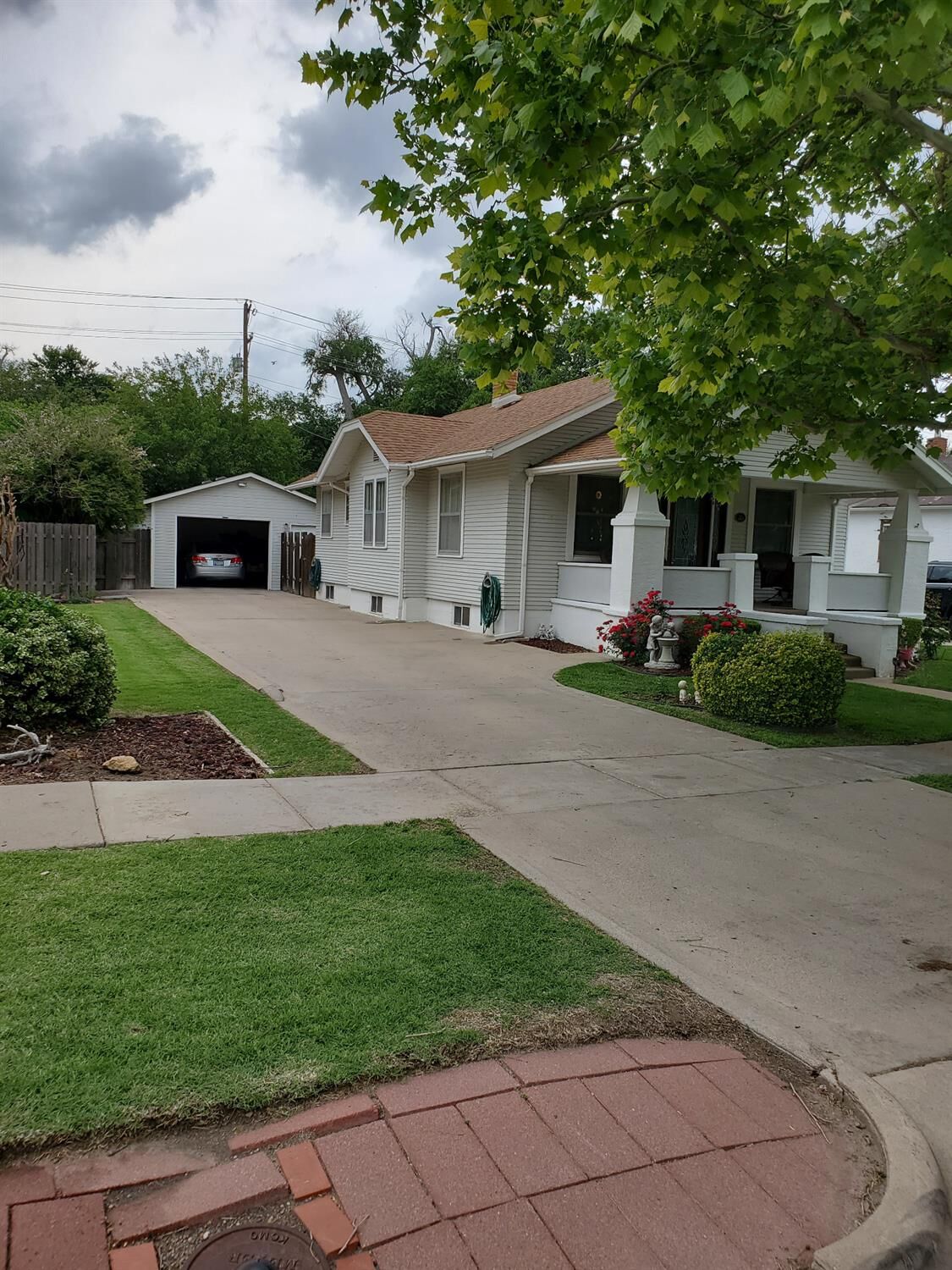 Property Photo:  1009 N 4th Street  KS 67846 