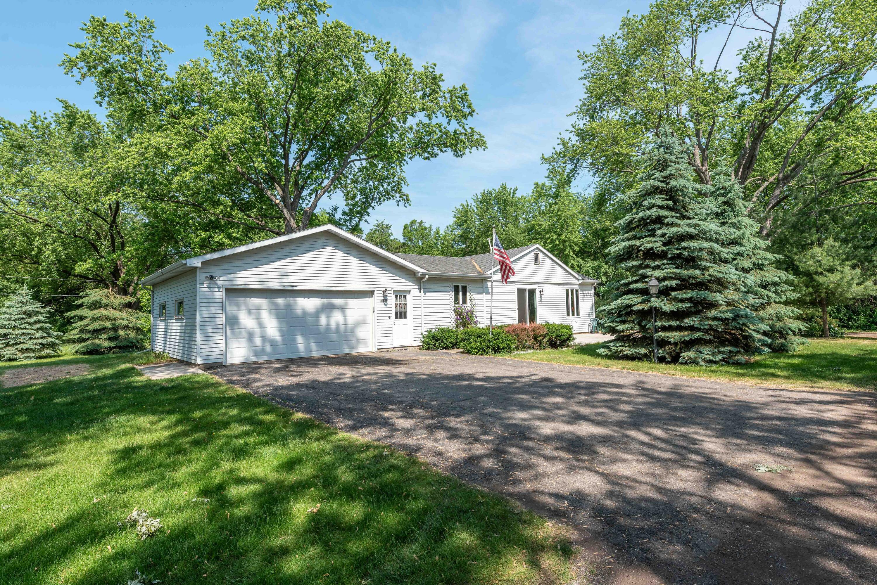 Property Photo: 39422 104th St WI 53128