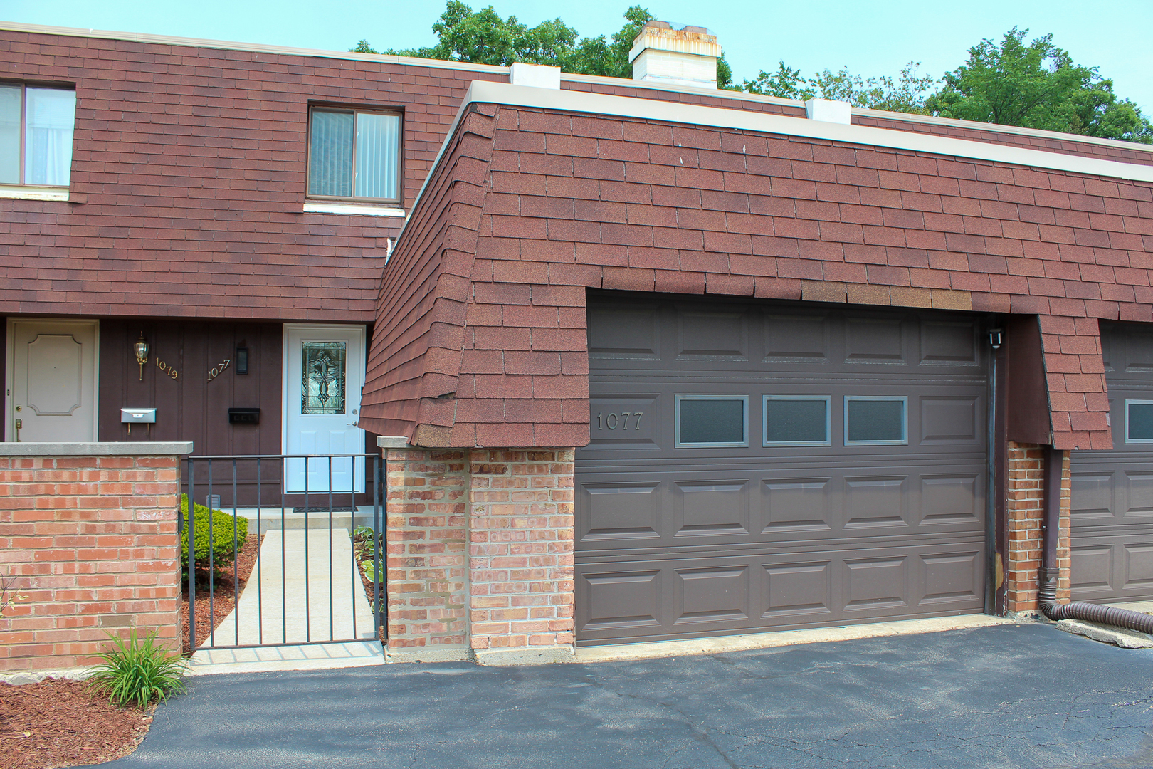 Property Photo: 1077 Busse Highway IL 60068