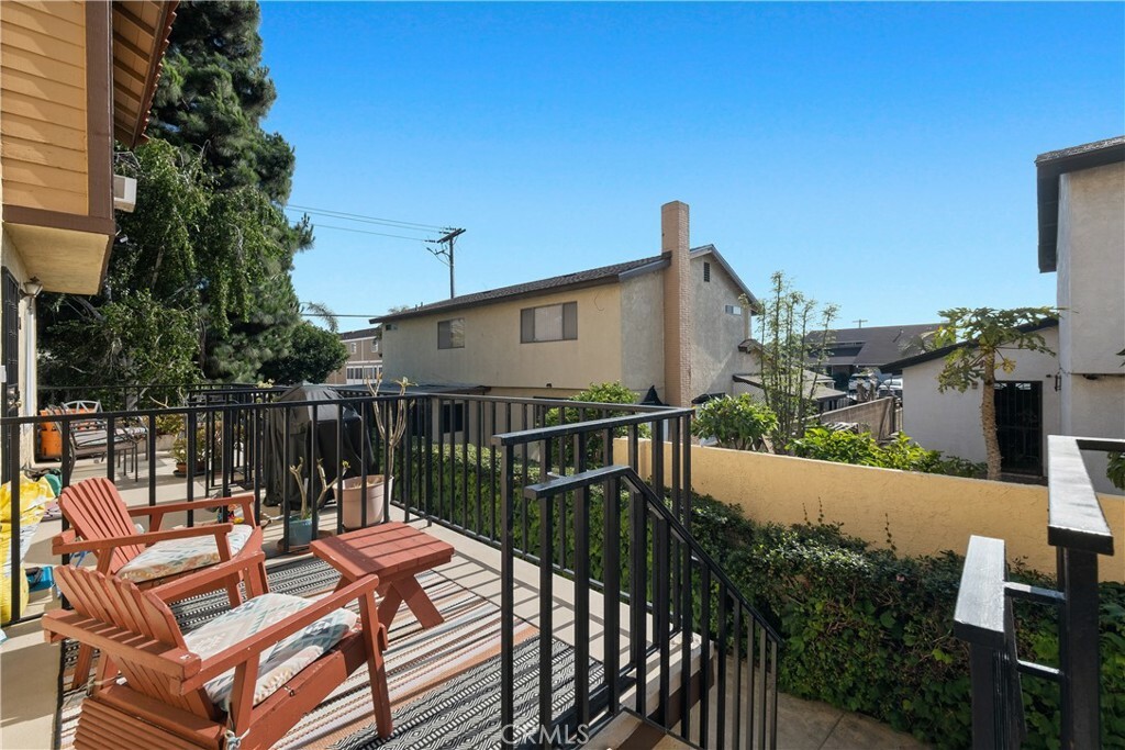 Property Photo:  629 E 219th Street 7  CA 90745 