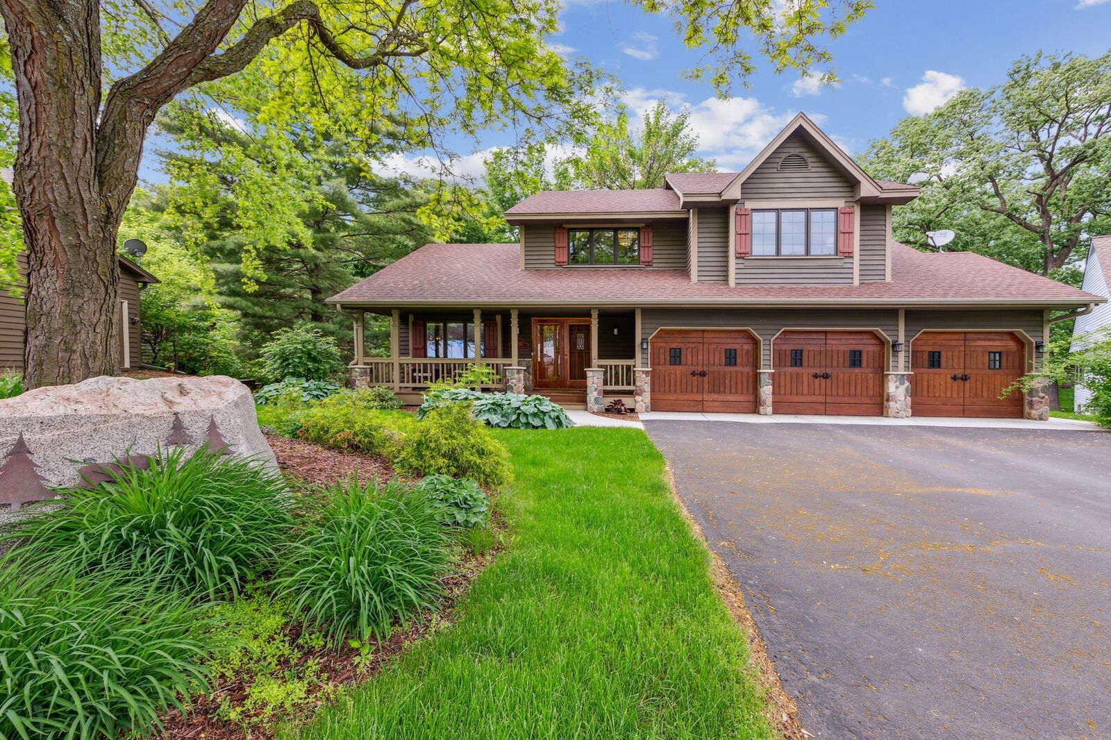 Property Photo: 5742 Auto Club Circle MN 55437