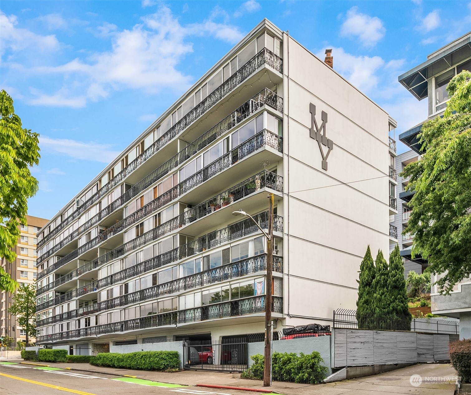 Property Photo:  1740 Melrose Avenue 305  WA 98122 