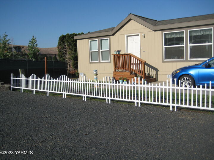 802 N 40th Ave 26  Yakima WA 98908 photo
