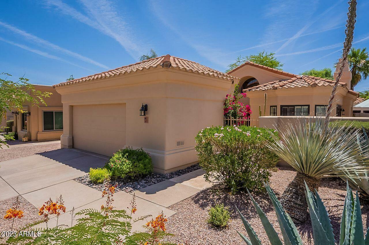 Property Photo: 16823 E Eider Court AZ 85268