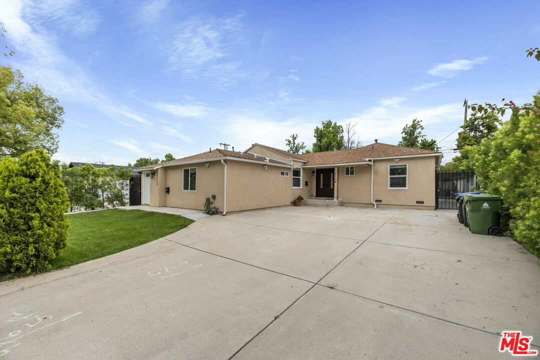 Property Photo:  18354   Domino St  CA 91335 