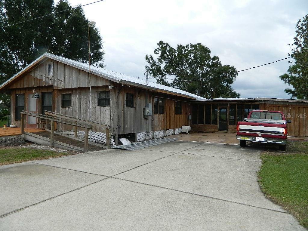 Property Photo:  1505 NE Varnadore Street  FL 34266 