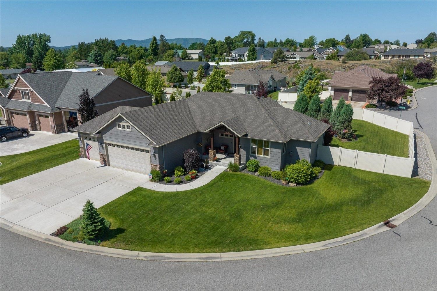 Property Photo: 16606 E 10th Ln WA 99037