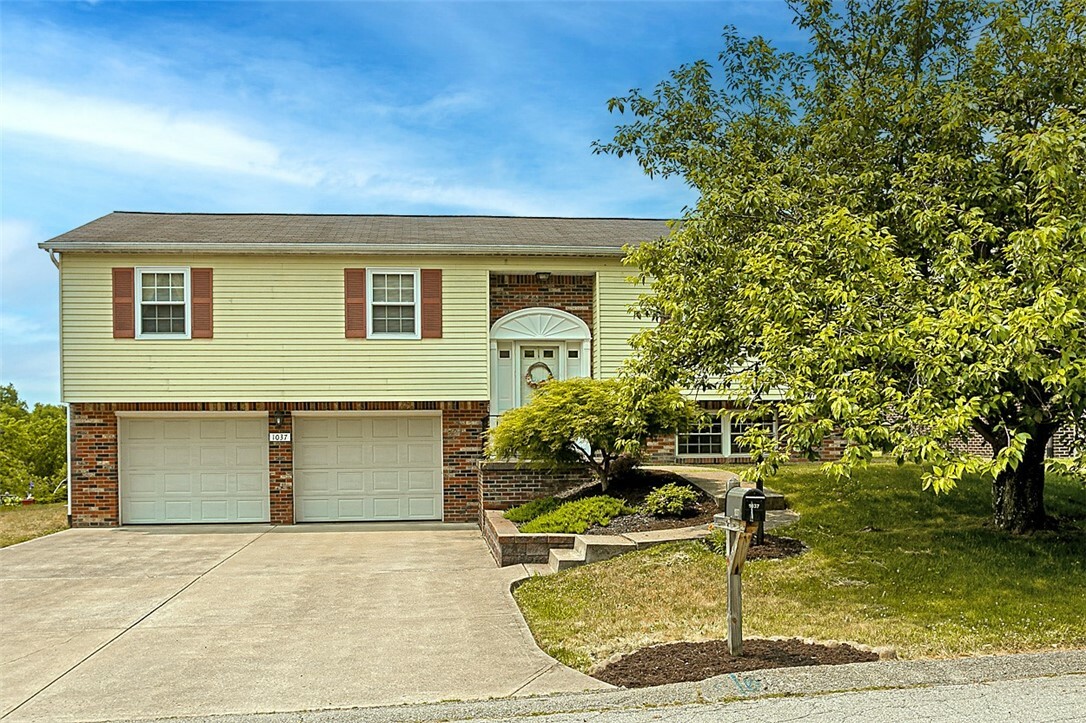 Property Photo: 1037 McAllister Drive PA 15068