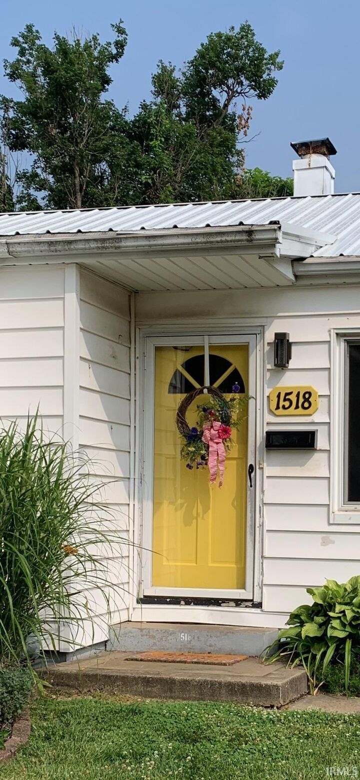 Home for sale in Evansville 1518 Macarthur Drive, Evansville, IN 47714