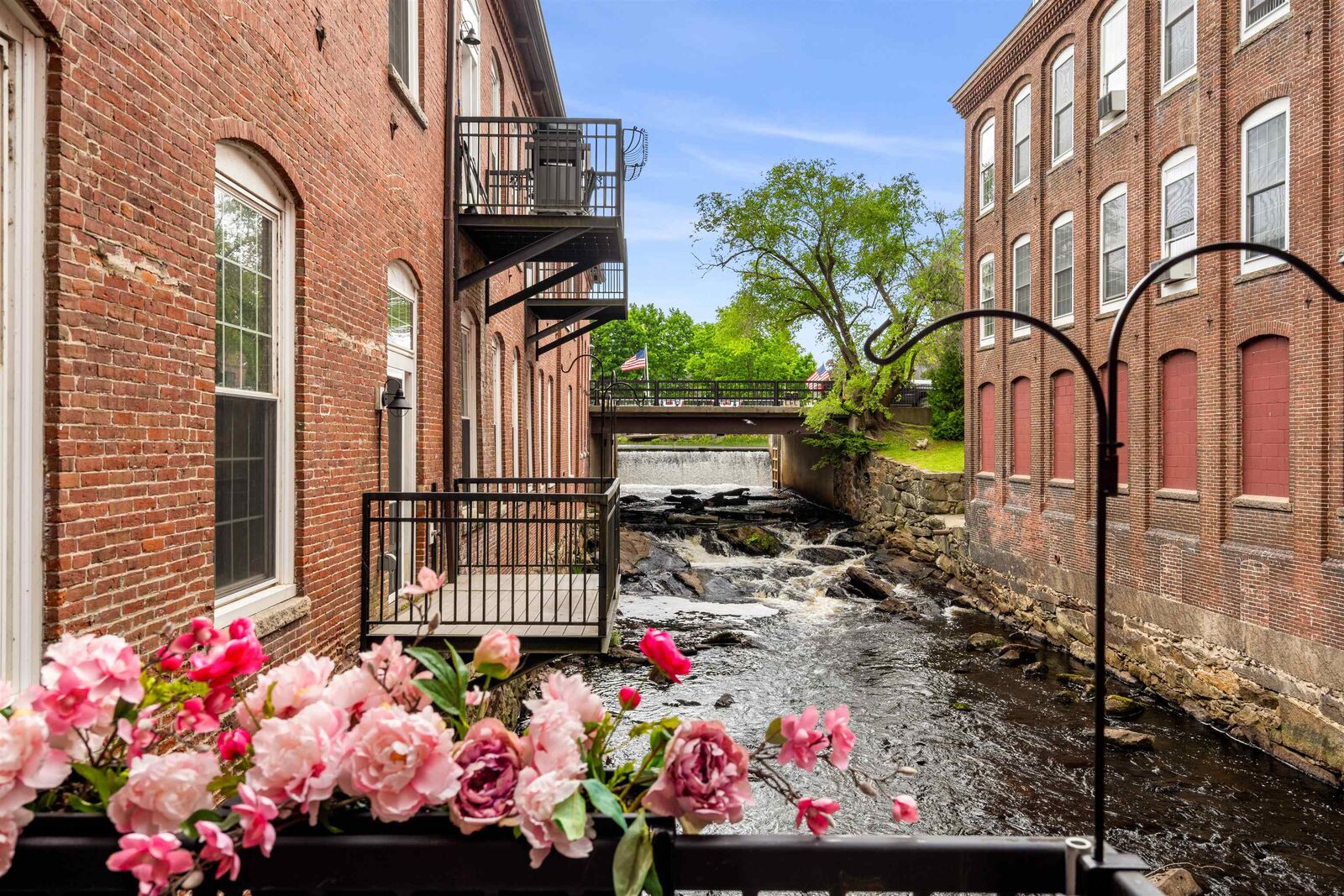 Property Photo:  8 Main Street #5  NH 03452-6203 