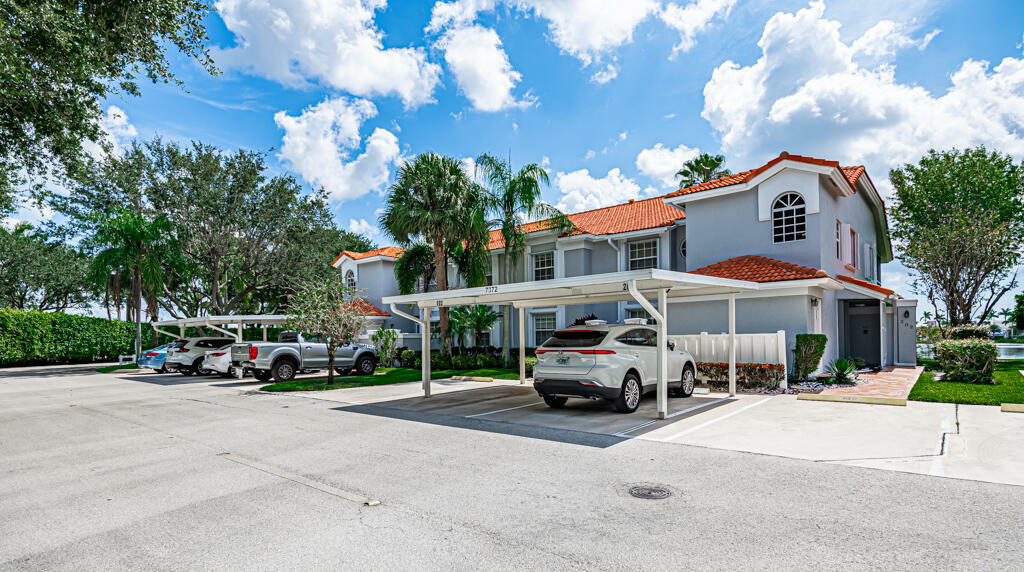 Property Photo: 7372 Lake Meadow Way 202 FL 33437