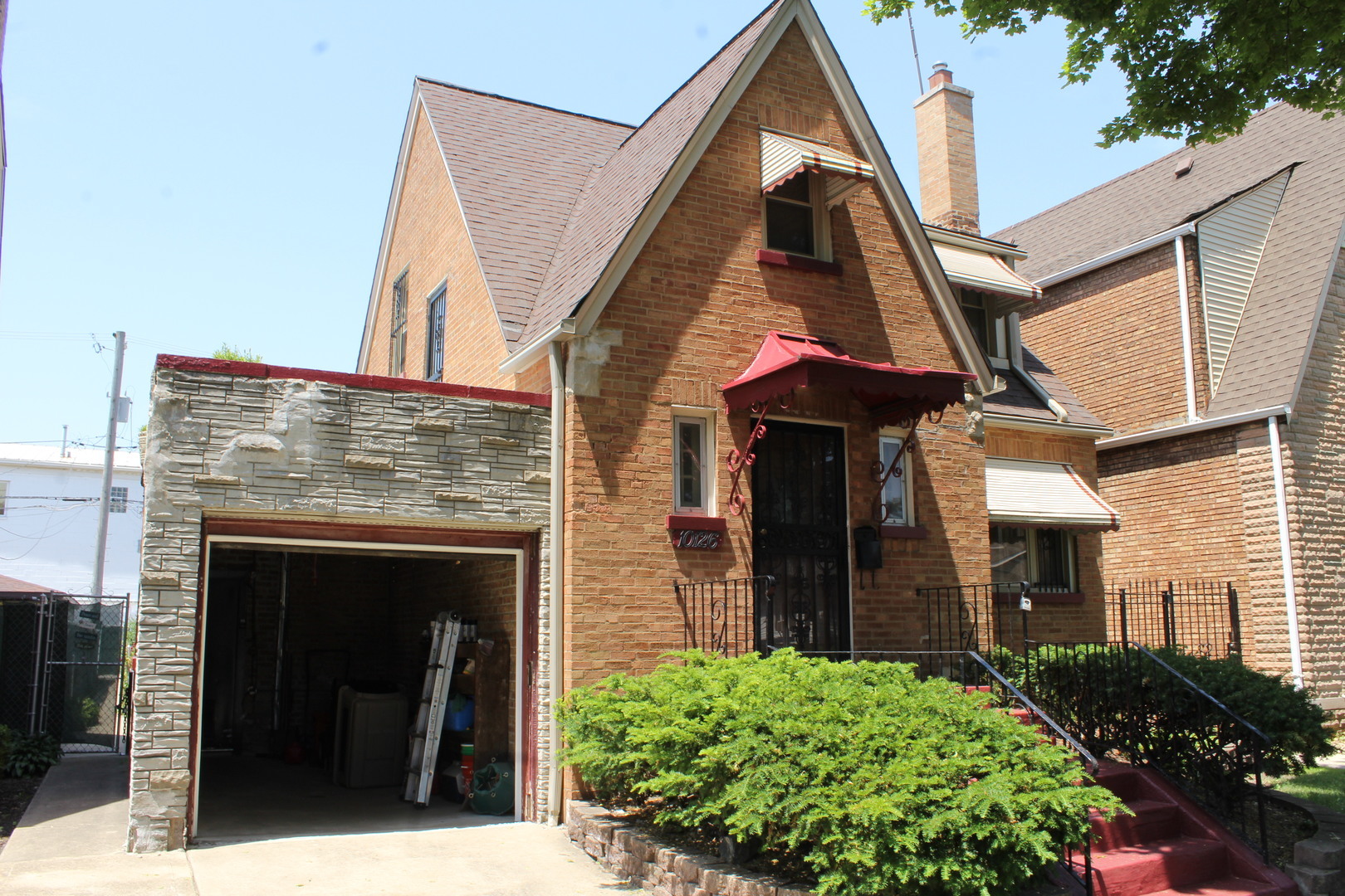 Property Photo:  10126 S Emerald Avenue  IL 60628 