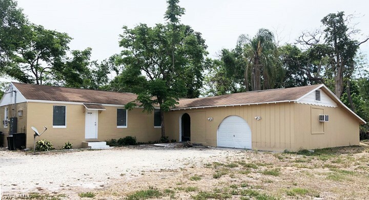 Property Photo:  404 Center Road  FL 33907 