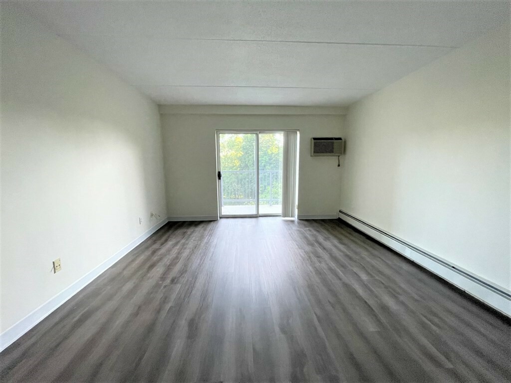Property Photo: 580 Salem Street 23 MA 01880