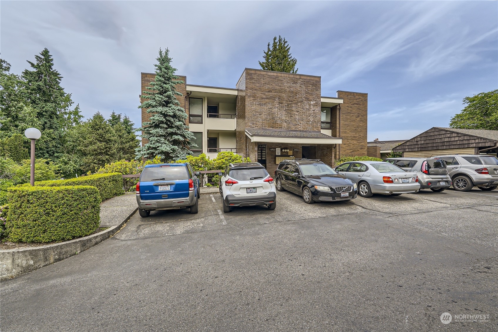 Property Photo: 10923 Glen Acres Drive S B WA 98168