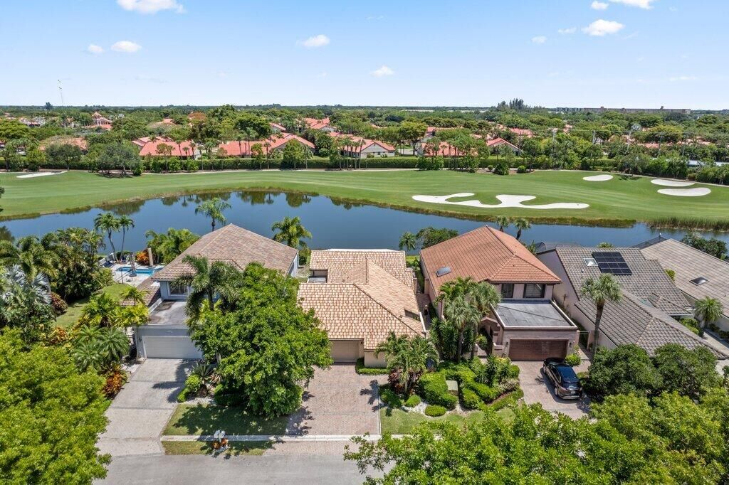 Property Photo:  7755 Glendevon Lane E  FL 33446 