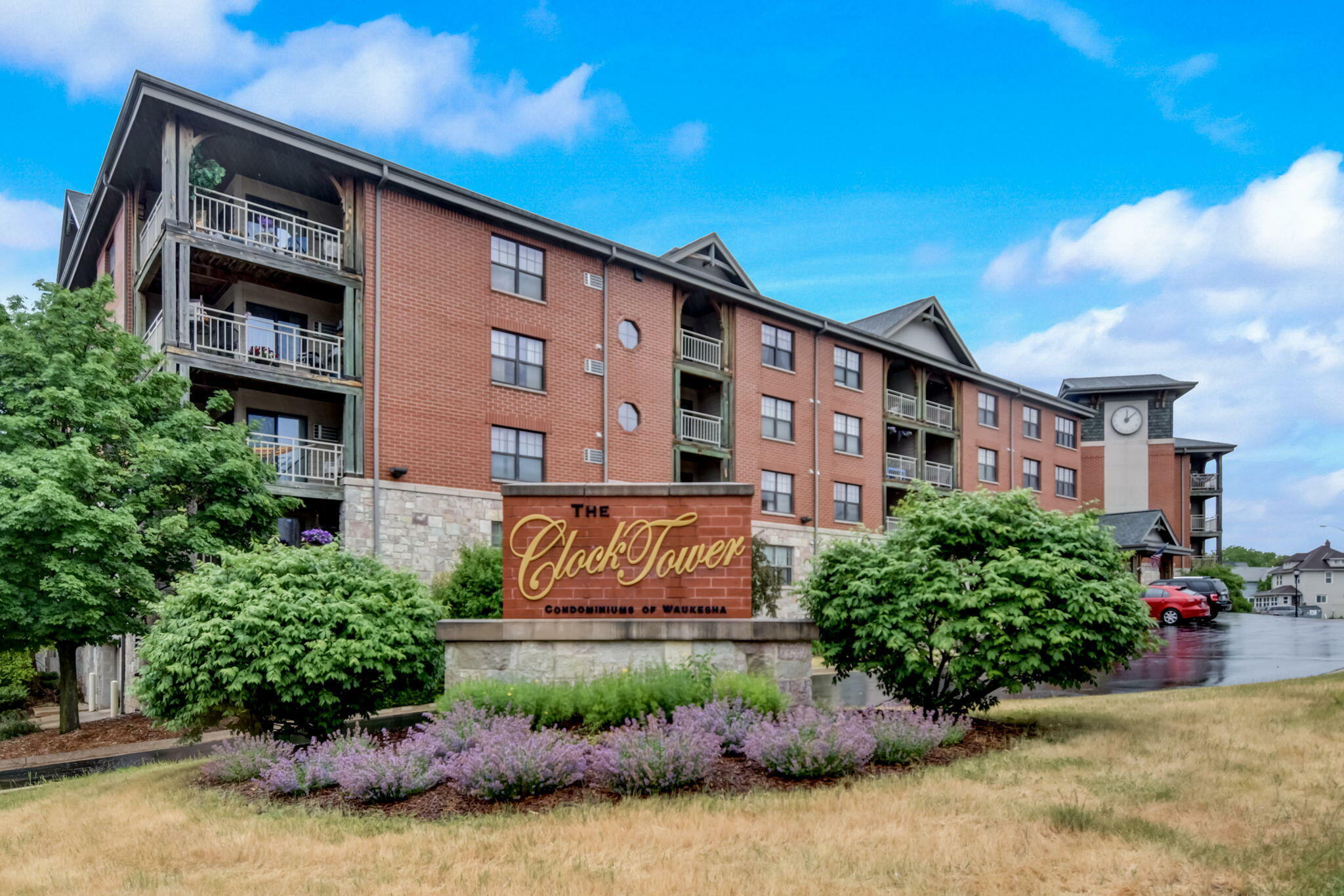 Property Photo: 100 E Main St 225 WI 53186