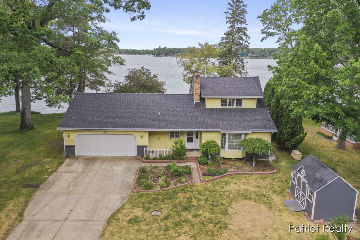 Property Photo: 8861 Park Boulevard MI 49337