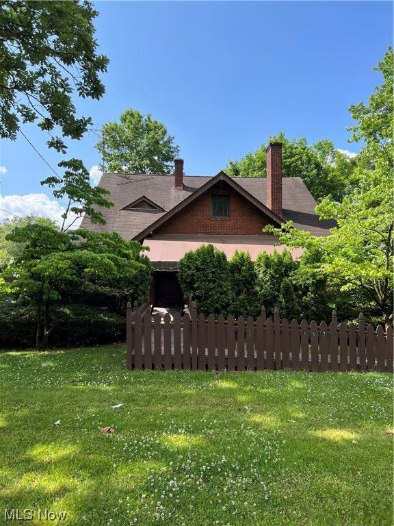 Property Photo:  467 Bradley Lane  OH 44504 