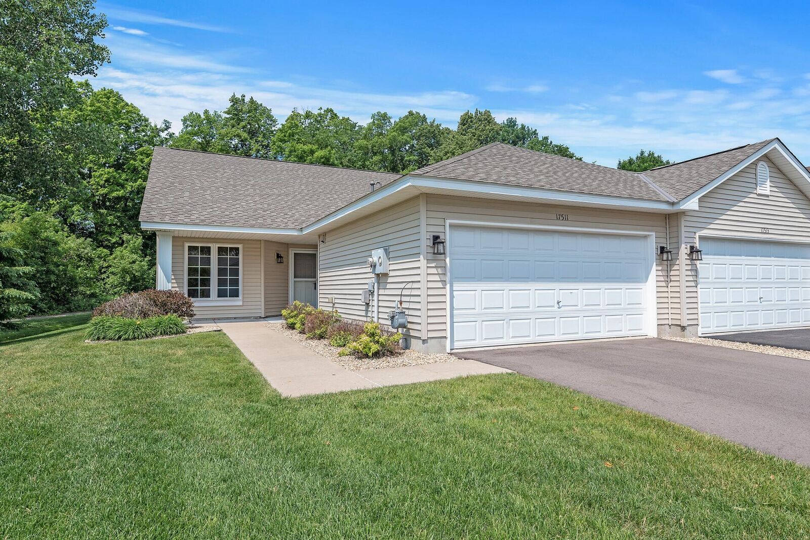 Property Photo:  17511 Deerfield Drive SE  MN 55372 