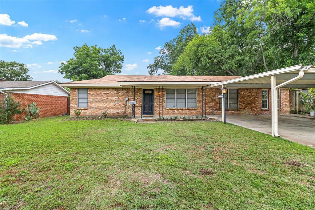 Property Photo:  5032 Roxie Street  TX 76117 