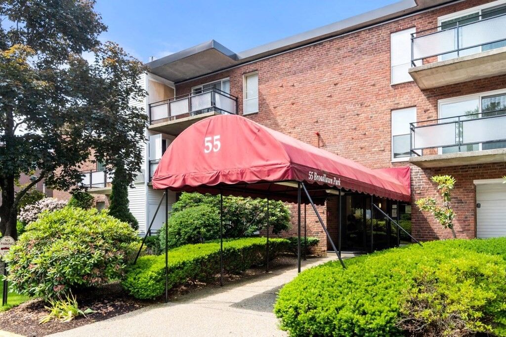 Property Photo:  55 Broadlawn Park 18A  MA 02467 