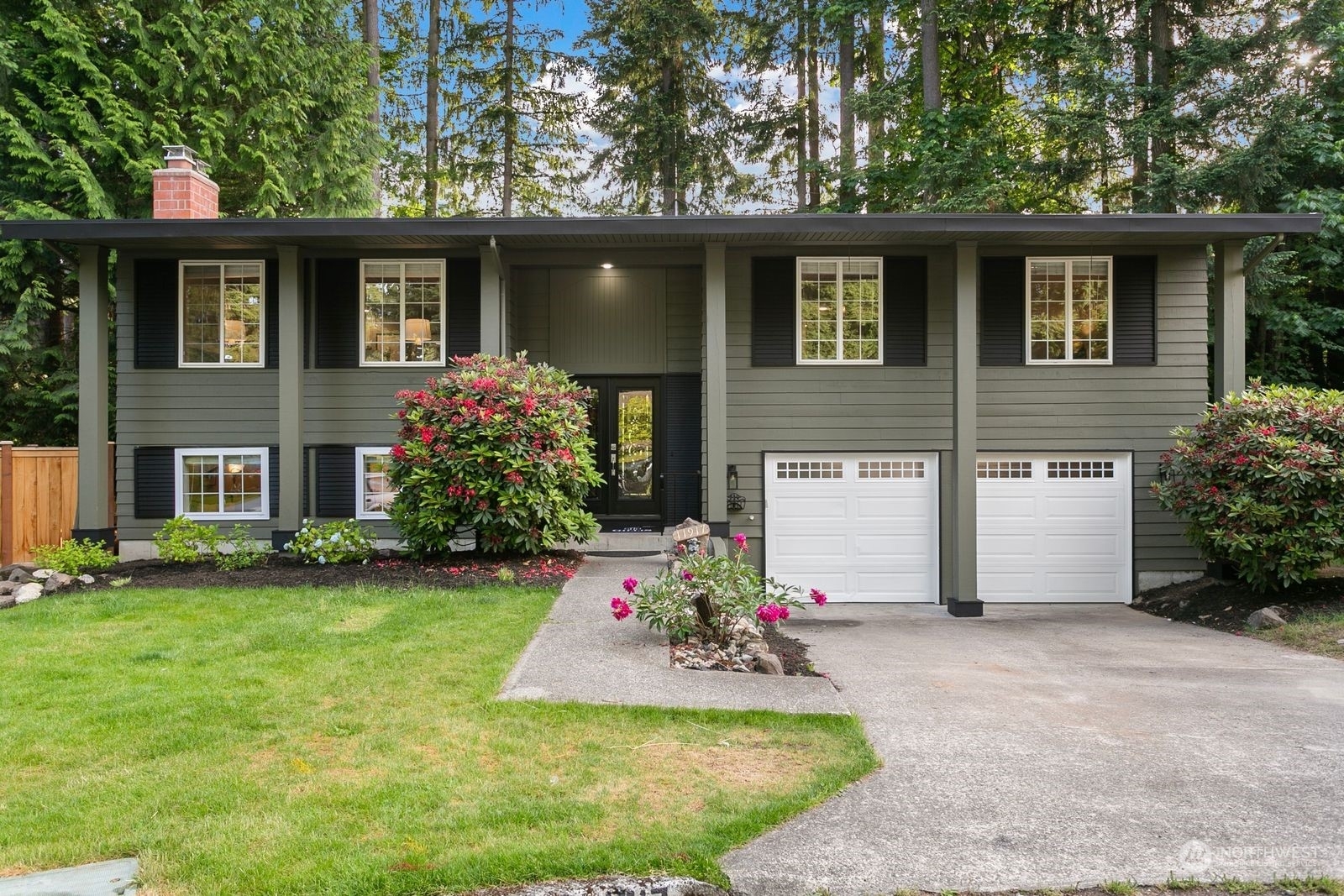 Property Photo:  11917 NE 143rd Place  WA 98034 