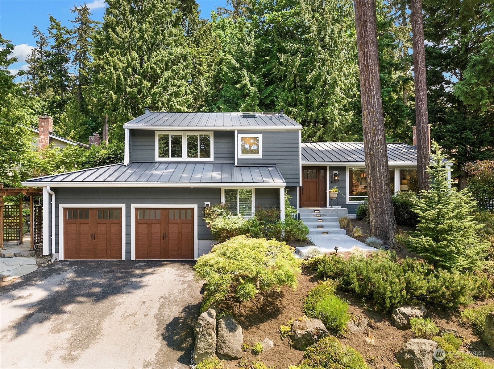 Property Photo:  8620 SE 60th Street  WA 98040 