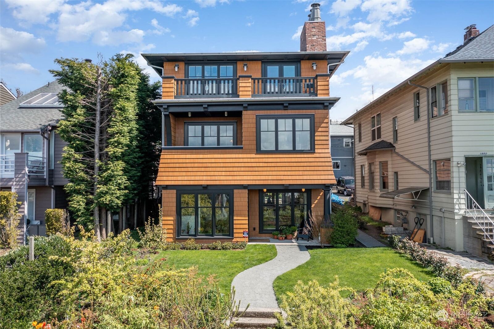 Property Photo: 1804 7th Avenue W WA 98119