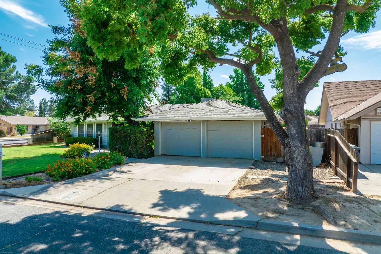 Property Photo:  600 El Rancho Drive  CA 93637 