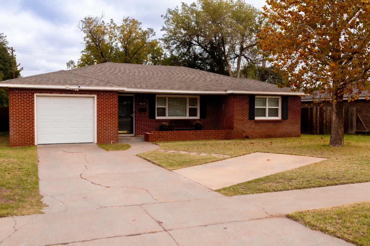 Property Photo:  3406 40th Street  TX 79413 