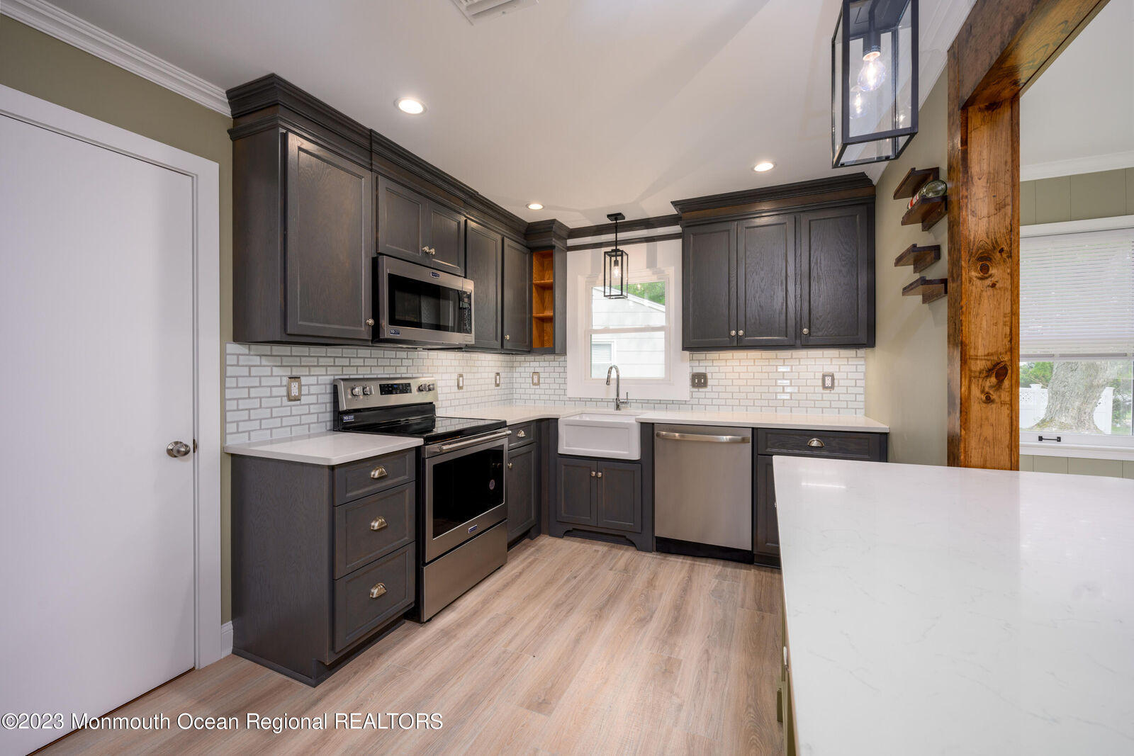 Property Photo:  8 Down Court  NJ 08757 