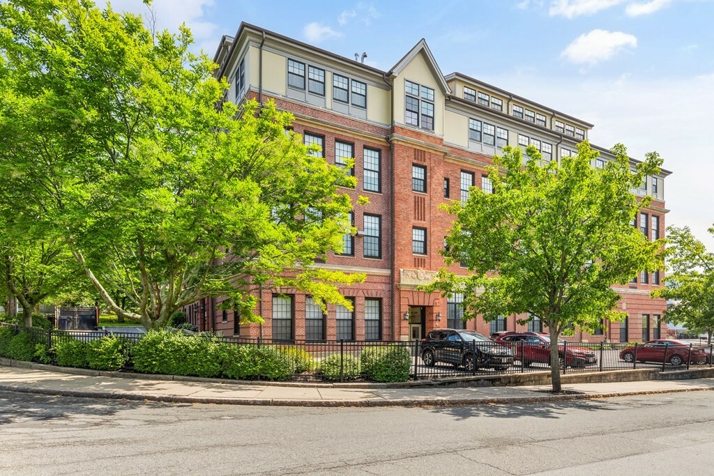 Property Photo:  72 Ashland Street 403  MA 02148 