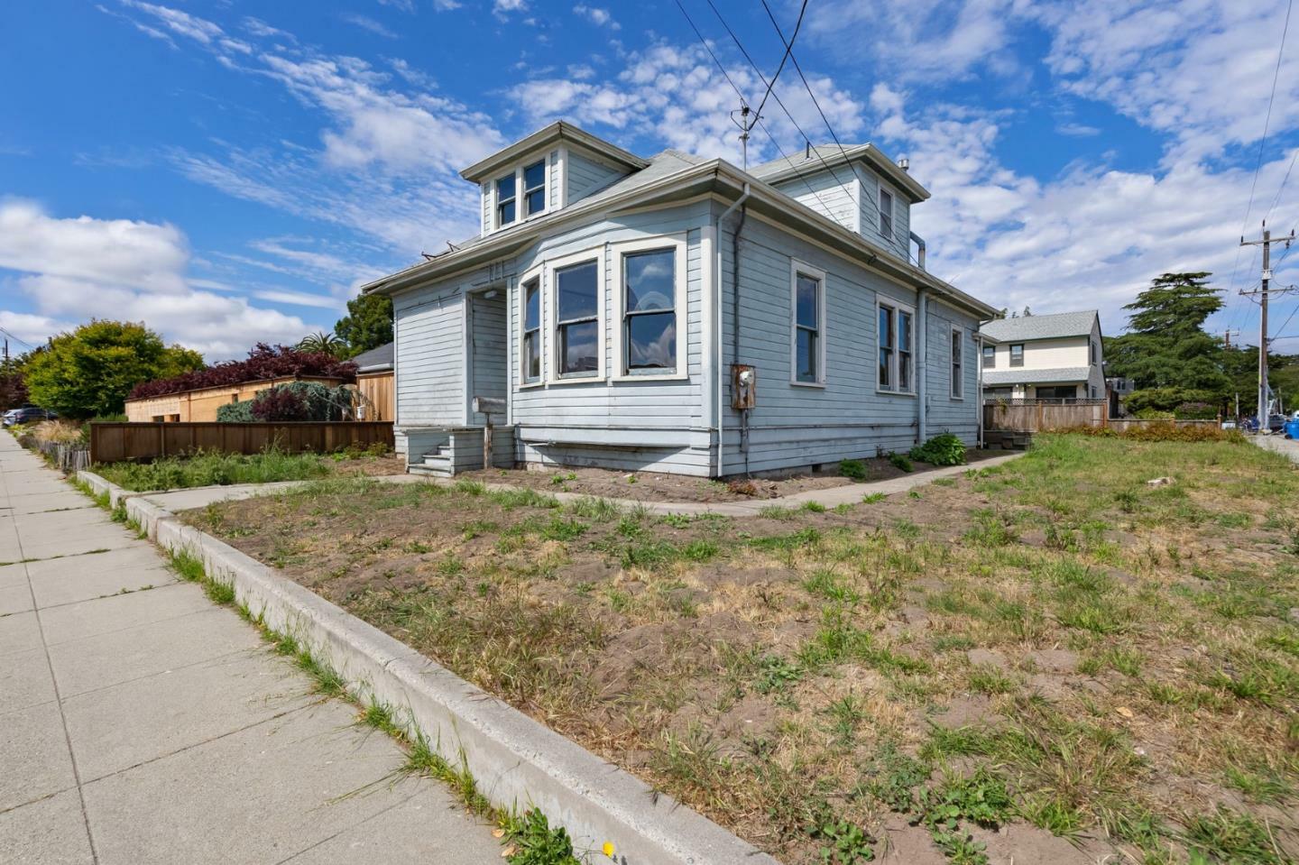 Property Photo:  1002 Sumner Street  CA 95062 