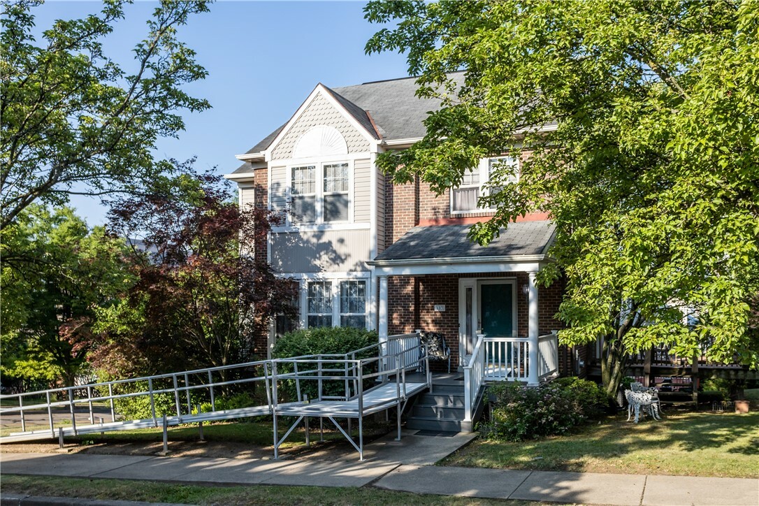 Property Photo:  603 Arthur St  PA 15219 