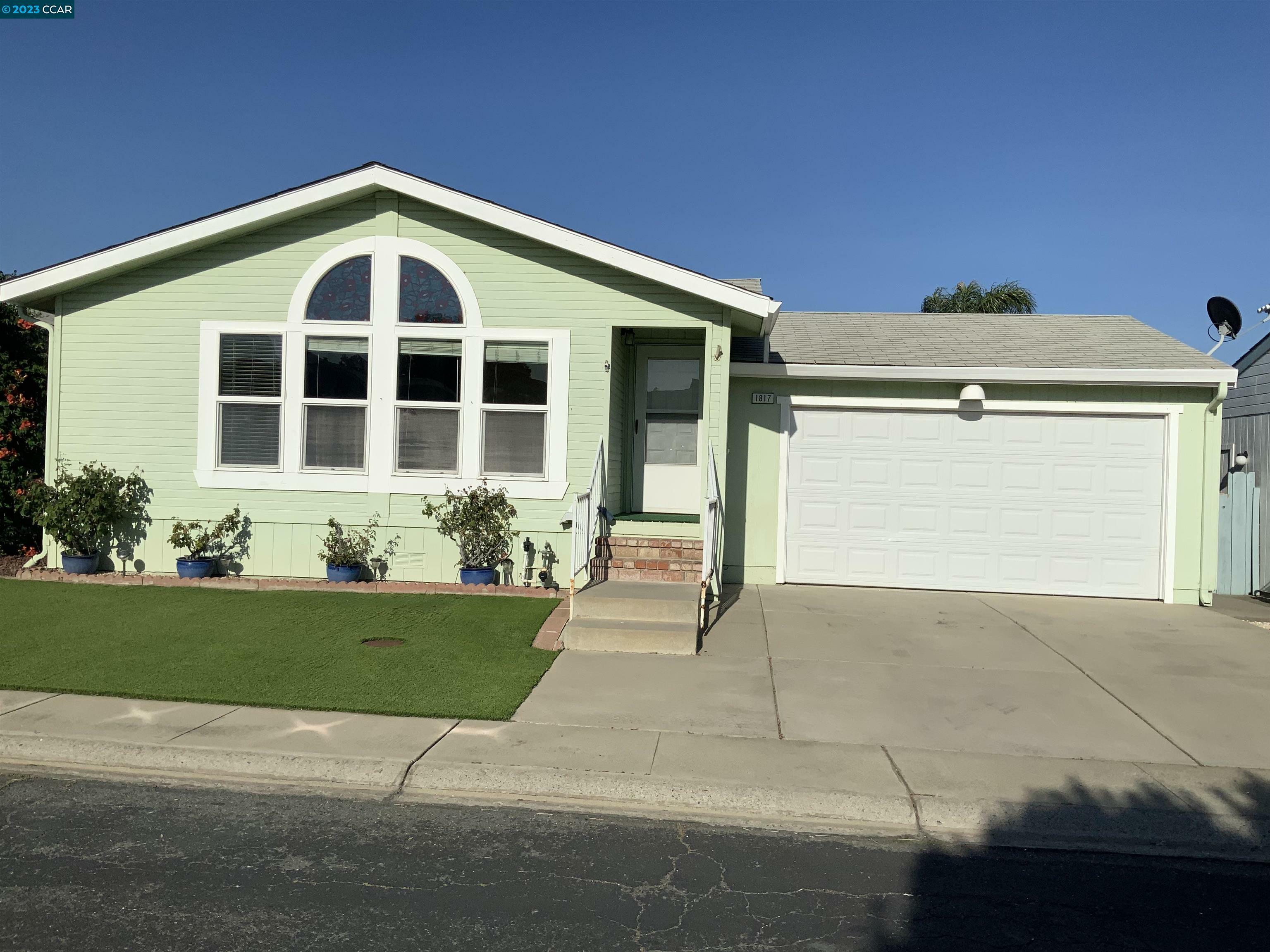 Property Photo: 1817 Strasbourg Ln CA 94509