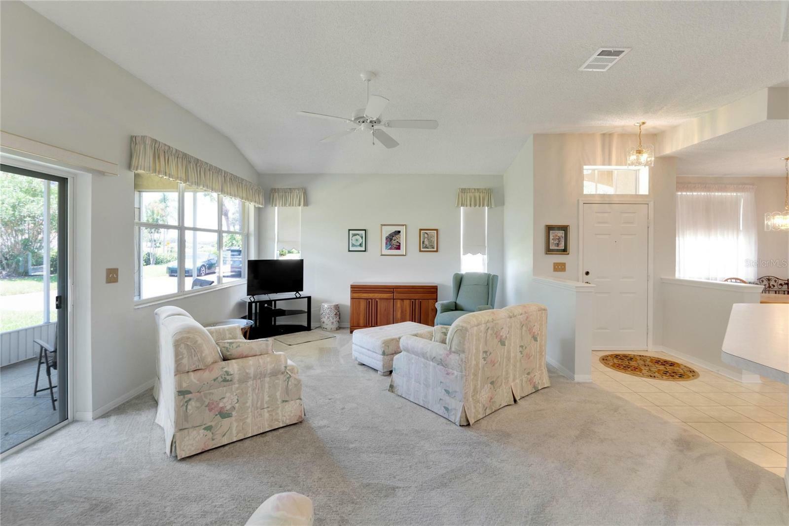 Property Photo:  1002 Radison Avenue 17  FL 33573 